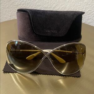 Tom Ford Elegant Gold Frame Sunglasses